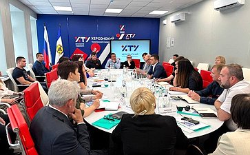 Айрат Гибатдинов обсудил интеграцию образовательной системы Херсонской области в правовое поле Российской Федерации