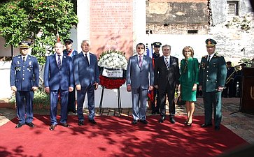 Посещение национального «Дома независимости». Возложение венков в память основоположников парагвайской государственности