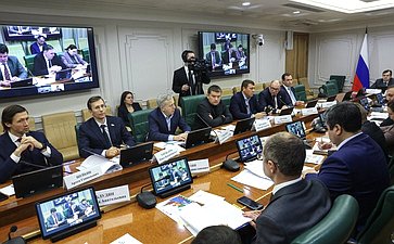 Заместитель Председателя Совета Федерации Николай Журавлев провел совещание по вопросам развития малого и среднего предпринимательства в стране