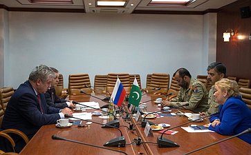 Встреча В. Бондарева с делегацией Университета Национальной обороны Исламской Республики Пакистан