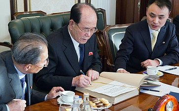 Переговоры с Председателем Президиума Верховного Народного Собрания КНДР Ким Ен Намом