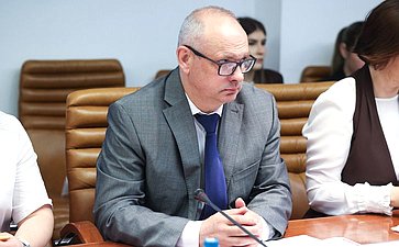 Совещание Комитета СФ по Регламенту и организации парламентской деятельности «Профессиональная этика в деятельности должностных лиц органов публичной власти»
