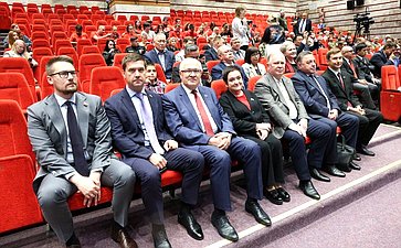 Сенаторы приняли участие в Патриотической акции, приуроченной ко Дню памяти и скорби