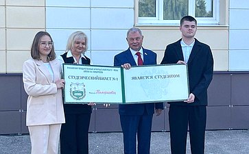 В селе Лопатино Тарусского района состоялось открытие новой средней общеобразовательной школы