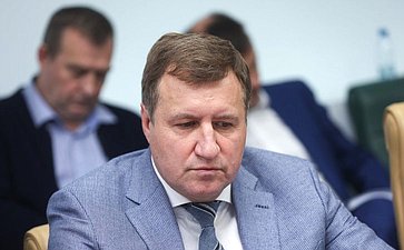 Совещание Комитета СФ по федеративному устройству, региональной политике, МСУ и делам Севера «Совершенствование системы саморегулирования в строительной отрасли»