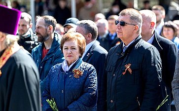 Елена Бибикова приняла участие в открытии мемориала «Знамя Победы» в Псковской области
