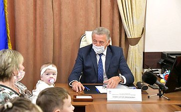 Сергей Лукин в ходе работы в регионе принял участие в акции «Собери ребенка в школу»