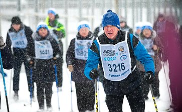 Владимир Кравченко принял участие в открытой массовой лыжной гонке «Лыжня России» в г. Томске