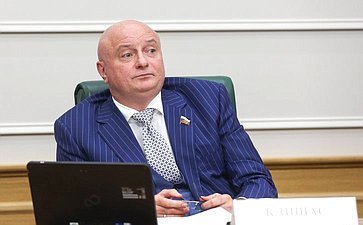 Андрей Клишас