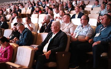Сергей Митин выступил с приветственным словом к организаторам, участникам и гостям международной конференции садоводов «Абрикос», прошедшей в Краснодарском крае