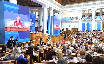 Пленарное заседание IV Евразийского женского форума «Женщины за укрепление доверия и глобальное сотрудничество»