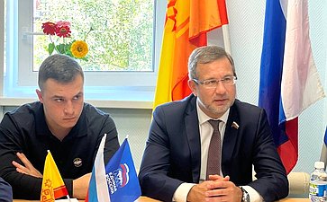Николай Владимиров провел прием граждан вместе с участником программы «Время СВОих» Иваном Ярусовым