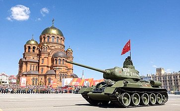 Николай Семисотов принял участие в торжественных мероприятиях в день 80-летия Великой Победы в городе-герое Сталинграде