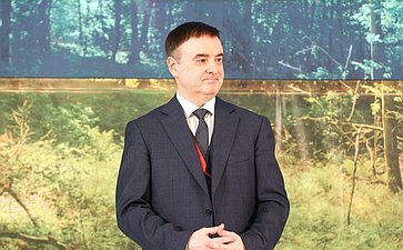Церемония торжественного старта международного проекта «Трек года». XI Невский международный экологический конгресс