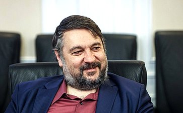 Круглый стол на тему «Решающая роль в Победе над гитлеровской Германией как одна из основ международного статуса России. Против покушений на историческую правду»