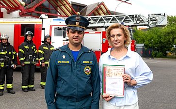 Инна Святенко поздравила сотрудников Управления МЧС Москвы по ЮВАО с 220-летием пожарной охраны Москвы
