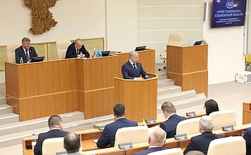 Сергей Рябухин в ходе рабочей поездки в регион принял участие в заслушивании отчета губернатора Алексея Русских в Законодательном Собрании о результатах деятельности правительства области за 2024 год