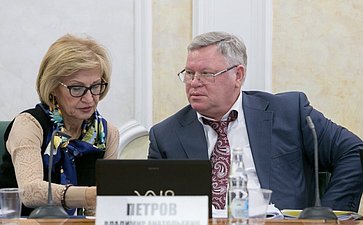 Расширенное заседание Комитета Совета Федерации по бюджету и финансовым рынкам с участием представителей Оренбургской области. Петров
