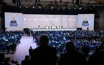 Члены Комитета СФ по конституционному законодательству и государственному строительству приняли участие в работе XIII Петербургского международного юридического форума