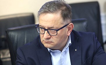 Круглый стол Комитета СФ по социальной политике на тему «Вопросы профессиональной самореализации молодых граждан России: современные вызовы и перспективы»