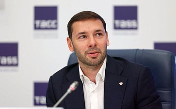 Пресс-конференция, посвященная премии «Талантливая женщина в современной индустрии»