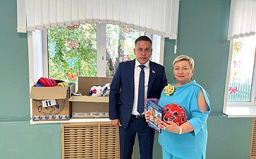 Айрат Гибатдинов встретился с семьями, оказавшимися в сложной жизненной ситуации и посетил школу-интернат для детей с особенностями в развитии