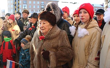 Дмитрий Перминов принял участие в митинге в честь 80-летия со дня снятия блокады, который прошел на Ленинградской площади