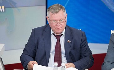В. Петров Заседание Комитета СФ по бюджету и финансовым рынкам 4