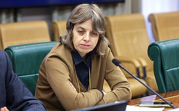 Совещание Комитета СФ по экономической политике «Стимулирование внутреннего спроса на российские товары и поддержки отечественных производителей»