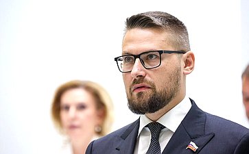 Руслан Смашнев