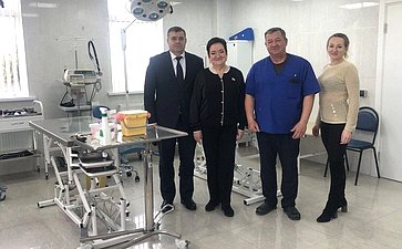 Лариса Мельник передала гуманитарную помощь городскому пункту приёма пострадавших птиц