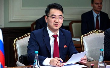 Инна Святенко провела встречу с руководителем группы содействия развитию корейско-российской дружбы в Верховном народном собрании Корейской Народно-Демократической Республики