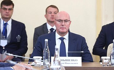 Встреча Председателя СФ Валентины Матвиенко и Председателя Совета Республики Национального собрания Республики Беларусь Натальи Кочановой с руководителями органов государственной власти субъектов Российской Федерации и регионов Республики Беларусь