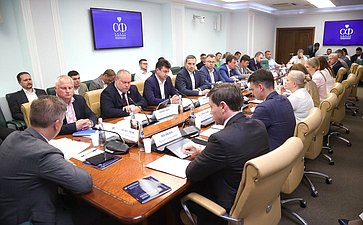 Заседание секции «Цифровая промышленность» «Обеспечение технологической независимости критической информационной инфраструктуры промышленности: переход на доверенные программно-аппаратные комплексы»