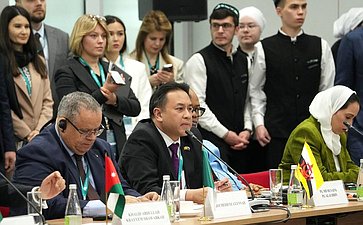 Григорий Карасин выступил в ходе встречи Чрезвычайных и Полномочных Послов иностранных государств в России. Мероприятие состоялось в рамках XVI Международного экономического форума «Россия – Исламский мир: KazanForum»