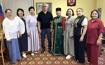 Баир Жамсуев обсудил с педагогами трех регионов методики преподавания национальных языков