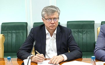 Круглый стол на тему «О создании инфраструктуры, необходимой для развития внутреннего автомобильного туризма в РФ»