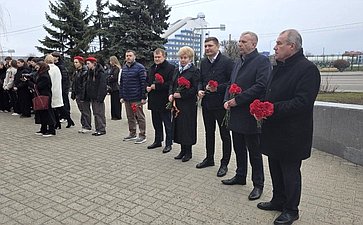 Ольга Бас приняла участие в торжественном мероприятии ЛНР