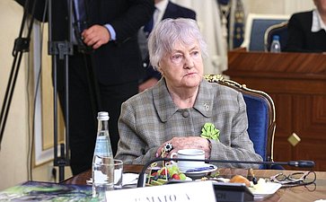 Встреча Председателя Совета Федерации Валентины Матвиенко с делегацией общества «Жители блокадного Ленинграда» Санкт-Петербурга