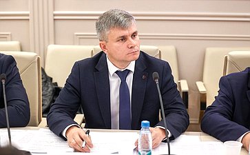 Встреча председателя Комитета СФ по аграрно-продовольственной политике и природопользованию Александра Двойных с Губернатором Чукотского автономного округа Владиславом Кузнецовым