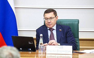 Владимир Якушев
