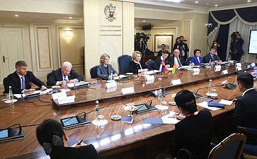 Валентина Матвиенко провела встречу с супругой Председателя Государственного административного совета, Премьер-министра Республики Союз Мьянма Чжу Чжу Хла
