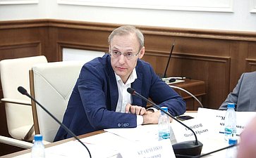 Совещание Комитета СФ по аграрно-продовольственной политике и природопользованию «Кадровое обеспечение в АПК с применением цифровых технологий, робототехники и технологий искусственного интеллекта»