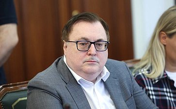 Круглый стол на тему «Сотрудничество Российской Федерации и Китайской Народной Республики как ключевой фактор стабильности в мировых делах»