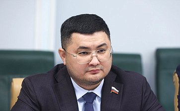 Борис Хачиров