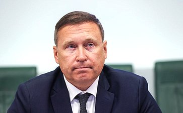 Совещание Комитета Совета Федерации по экономической политике «Импортонезависимость в сфере информационных технологий: лучшие практики разработки и использования российского программного обеспечения»