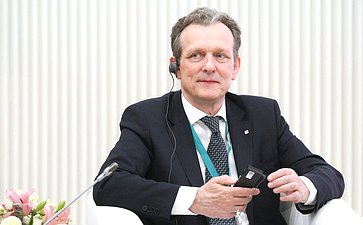 Сессия «Бизнес-диалог женщин Россия – Исламский мир». XVI Международный экономический форум «Россия – Исламский мир: KazanForum» (фото Международная медиагруппа «Россия сегодня»)
