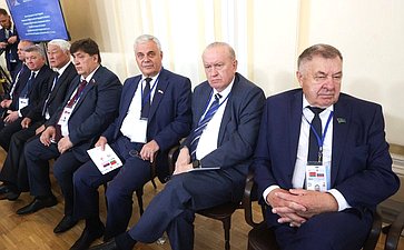 Встреча Председателя СФ Валентины Матвиенко и Председателя Совета Республики Национального собрания Республики Беларусь Натальи Кочановой с руководителями органов государственной власти субъектов Российской Федерации и регионов Республики Беларусь