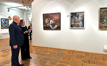 Сергей Мартынов посетил выставку о русском гостеприимстве в Йошкар-Оле