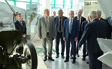 В рамках выездного заседания Комитета СФ по обороне и безопасности сенаторы посетили ряд социально значимых предприятий Свердловской области